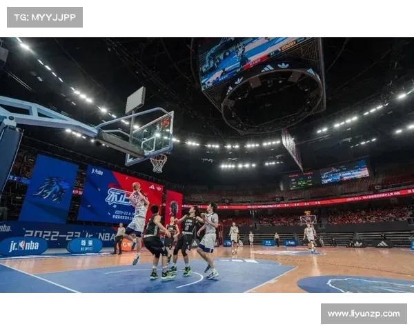 2023 NBA中国赛精彩回顾:篮球盛宴点燃上海与深圳激情对决 2023 NBA中国赛精彩回顾:篮球盛宴点燃上海与深圳激情对决